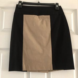 Banana Republic Black/Tan Skirt - Size 00P